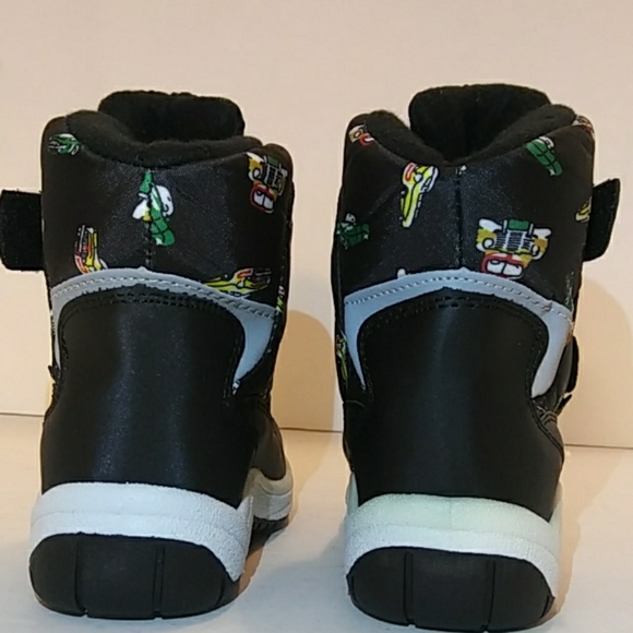 New Boys Black / White Double Strap Snow Boot❄⛄💧 - Picture 6 of 8